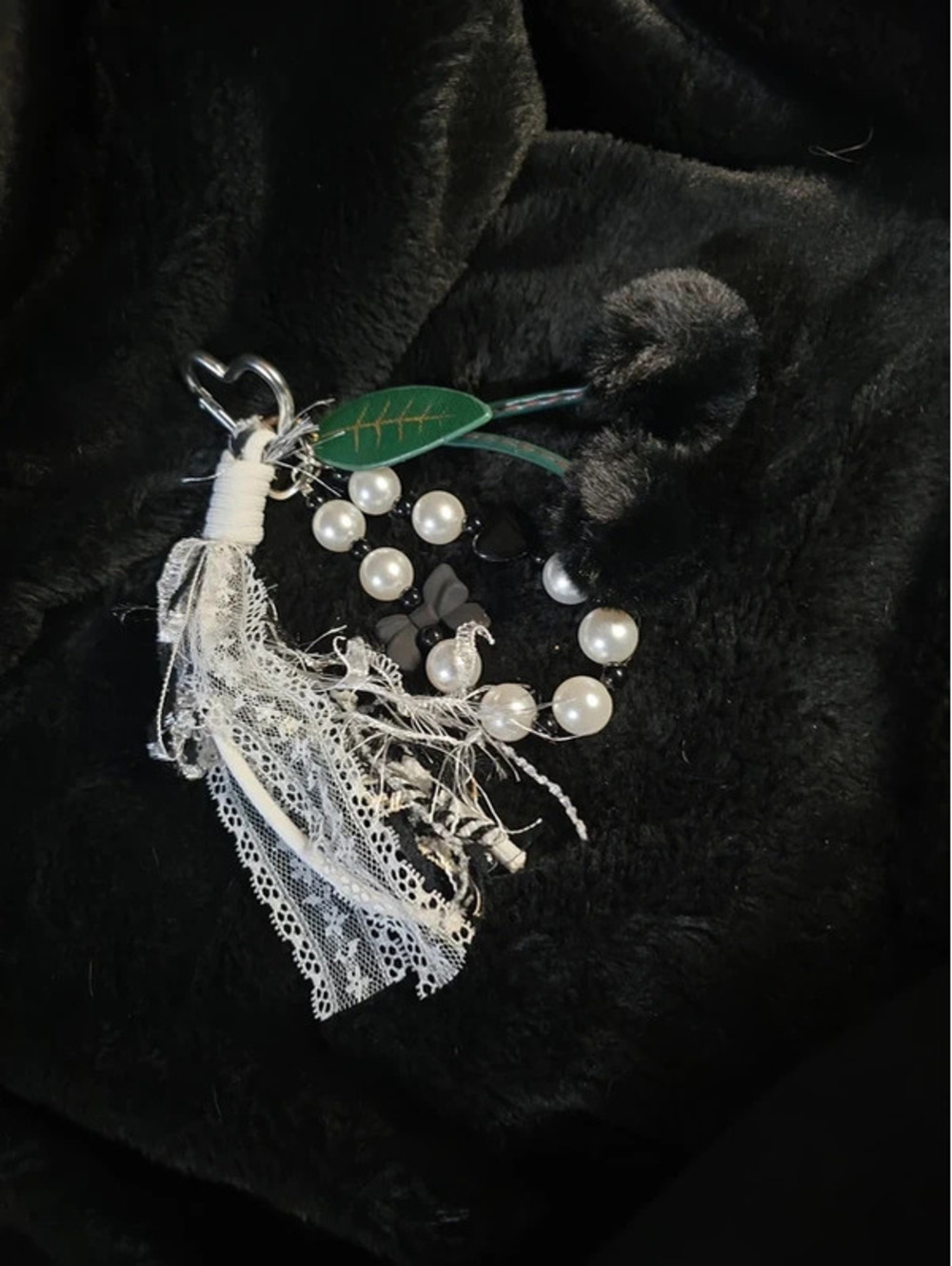 Unbranded Keyring Black & White